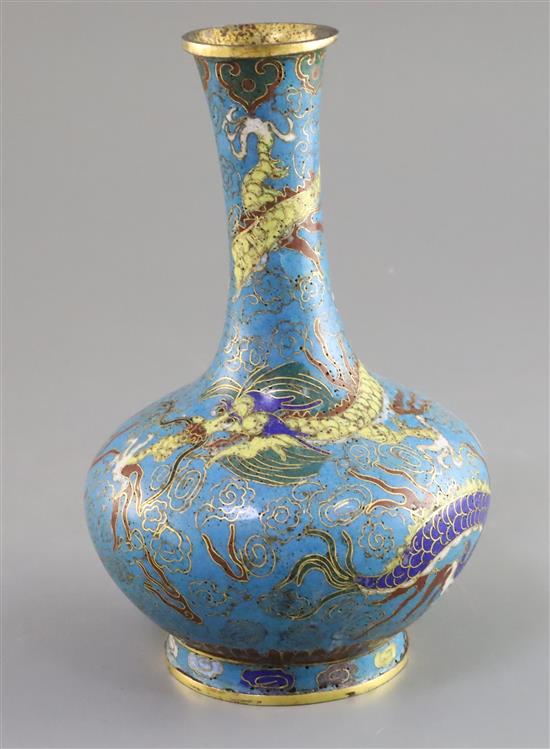 A Chinese cloisonne enamel bottle vase, 18th/19th century, H. 19.5cm